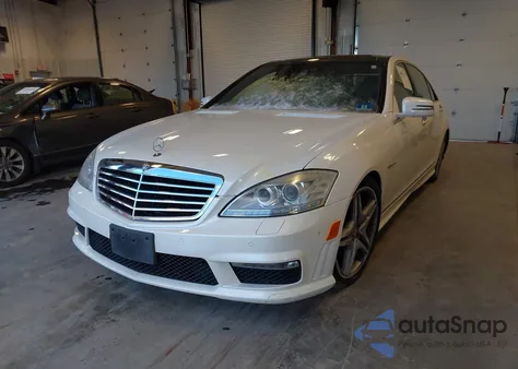 2012 Mercedes-Benz S 63 Amg z USA, uszkodzony, nr VIN WDDNG7EB3CA471763